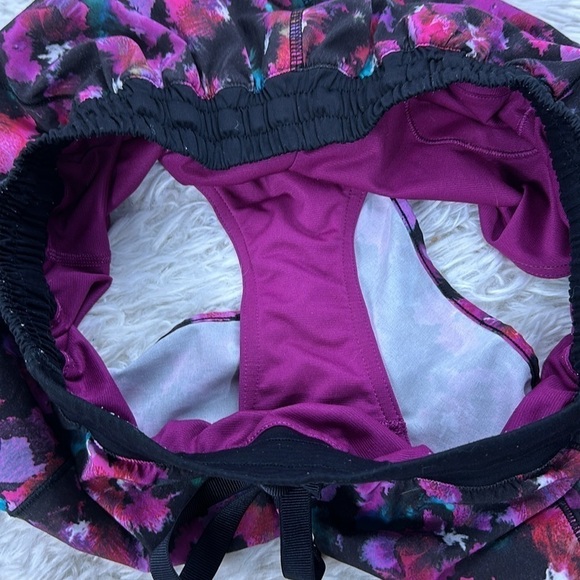 Lululemon Hotty Hot Short Mini Midnight Bloom Black Deep Fuschia / Black - Picture 3 of 6
